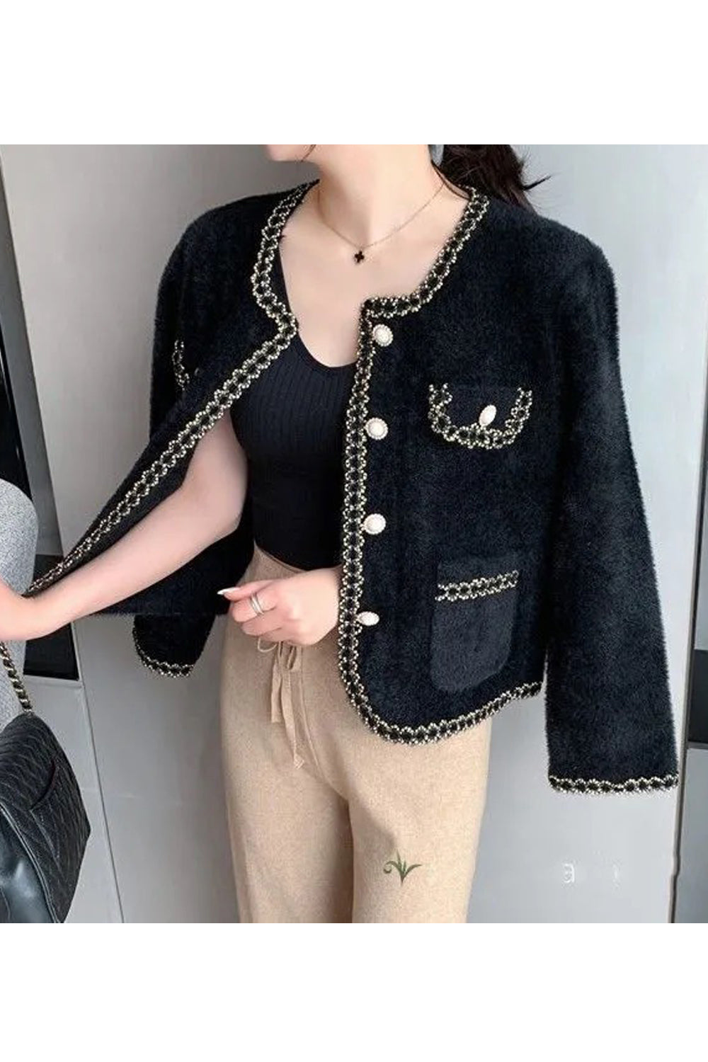 Women Stylish Solid Colored Flap Pockets Thick Long Sleeve Button Closure Casual Winter Cardigan