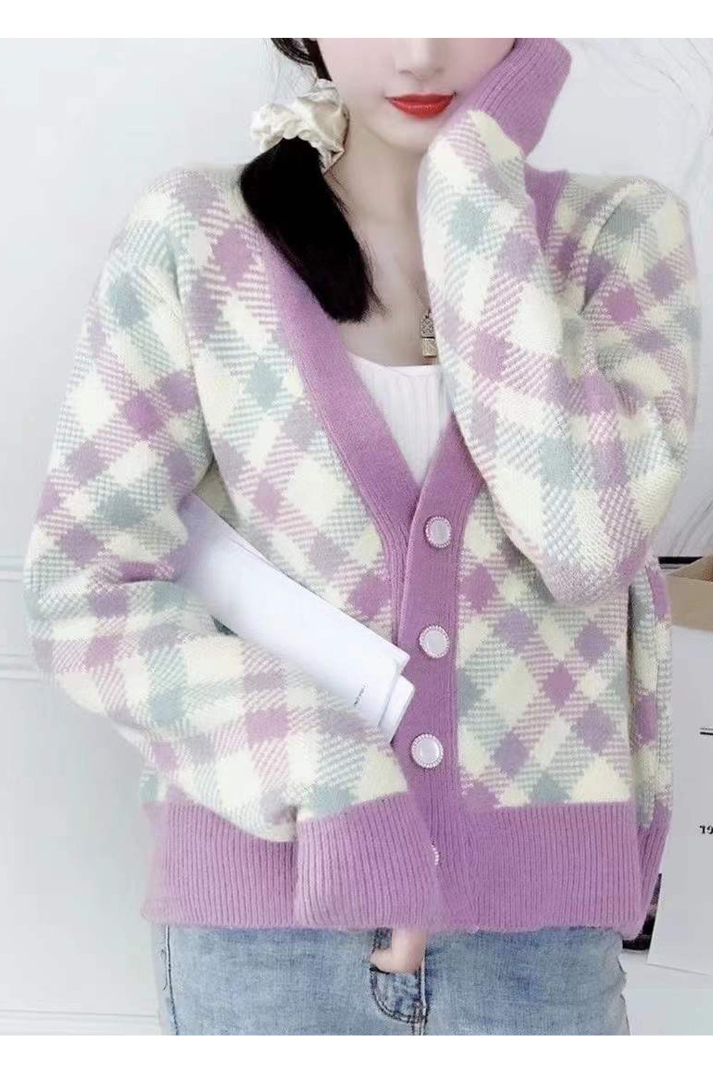 Women Soft & Thick Long Sleeve Winter Short Fashion Superb Plaid Pattern Button Closure Cardigan