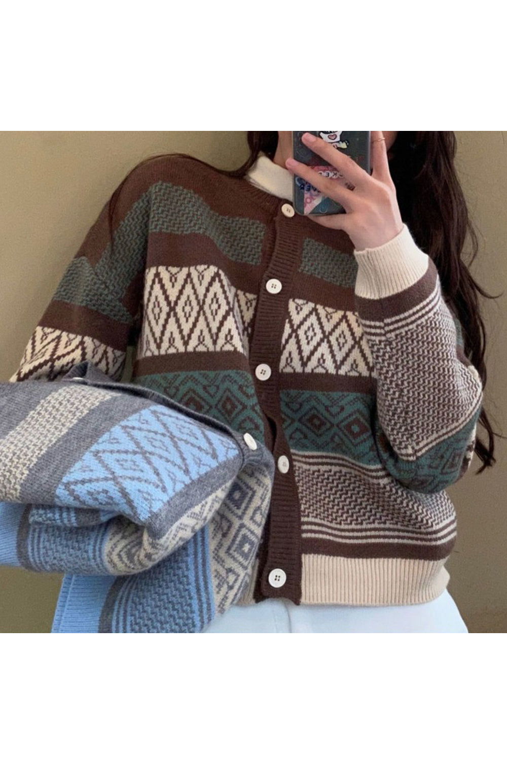 Women Amazing Printed Pattern Convinient Button Closure Loose Long Sleeve Warm Winter Cardigan