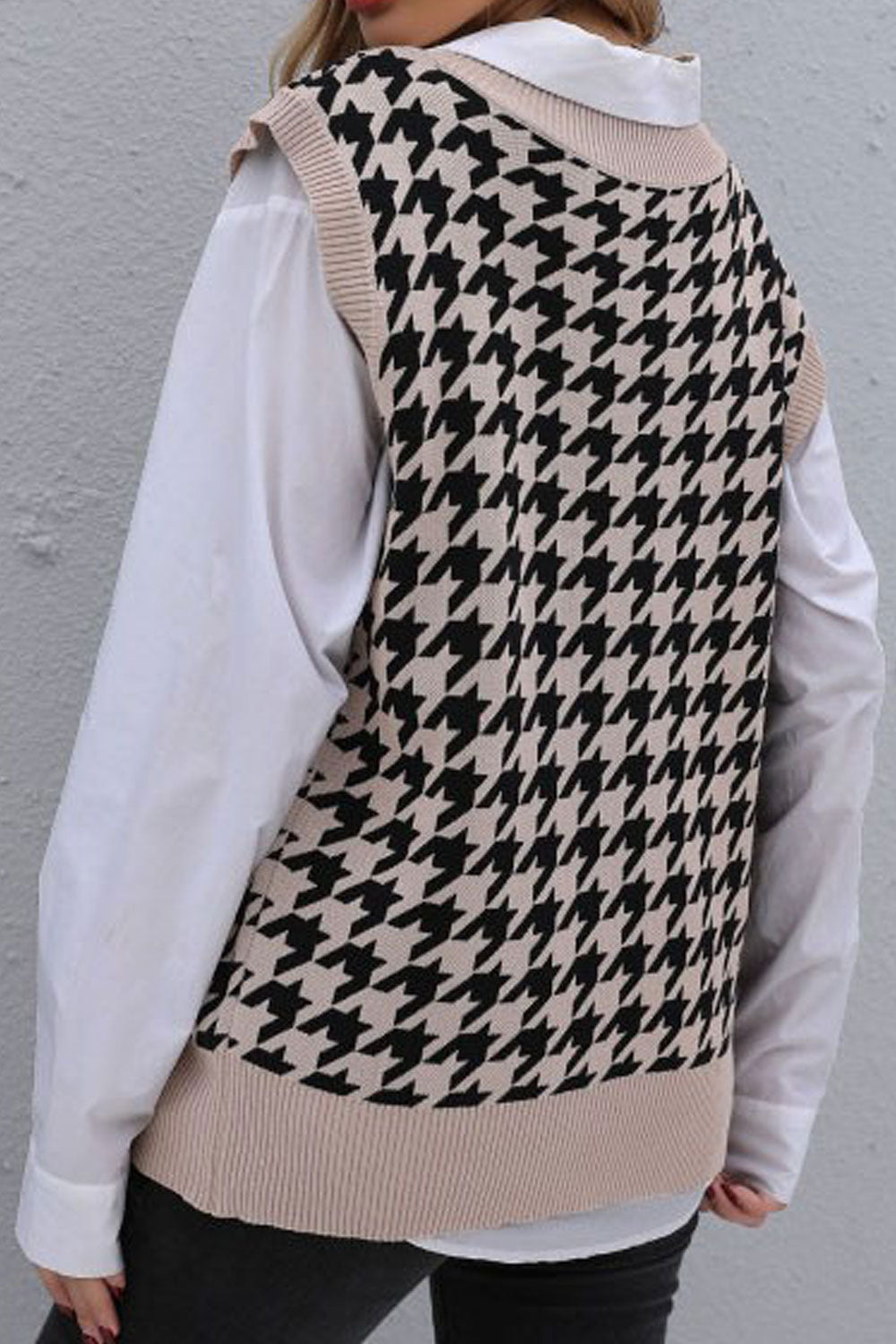 Women Tremendous Printed Pattern V-Neck Sleeveless Fashion Weekend Pullover Sweater
