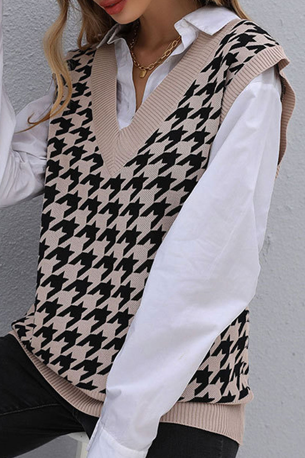 Women Tremendous Printed Pattern V-Neck Sleeveless Fashion Weekend Pullover Sweater