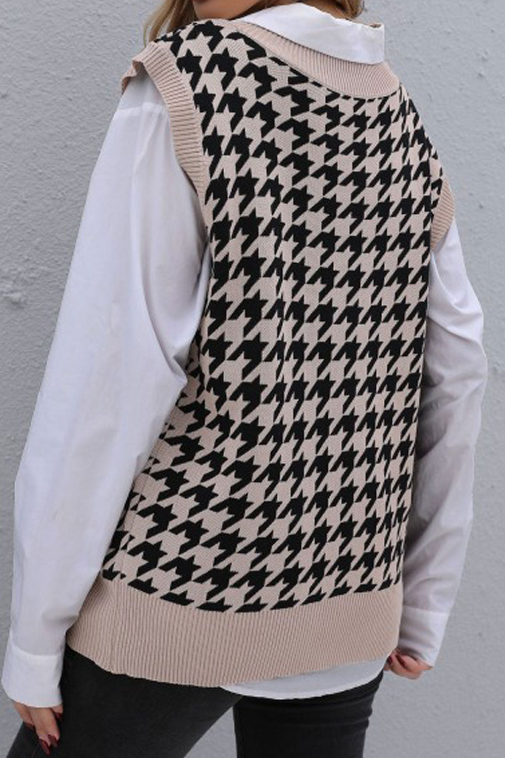 Women Tremendous Printed Pattern V-Neck Sleeveless Fashion Weekend Pullover Sweater
