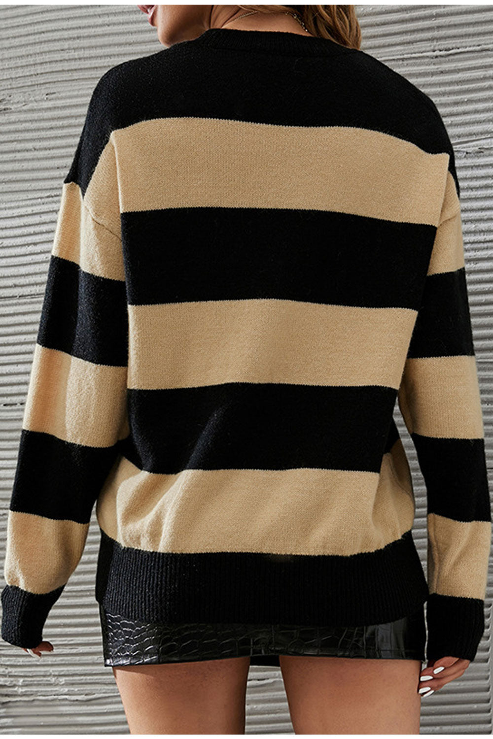 Women Superb Stripe Pattern Round Neck Cozy Long Sleeve Thin Knitted Winter Sweater