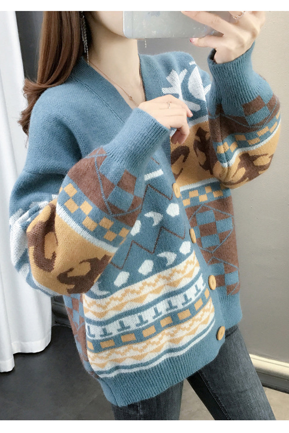 Women Superb Front Buttons Closure Loose Fit Printed Pattern Marvelous Warm Winter Cardigan