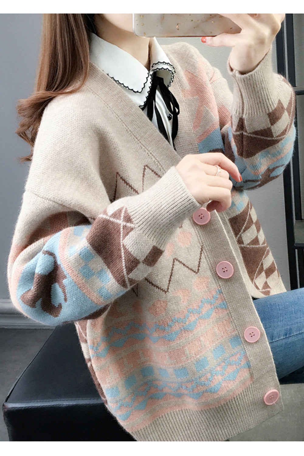 Women Superb Front Buttons Closure Loose Fit Printed Pattern Marvelous Warm Winter Cardigan