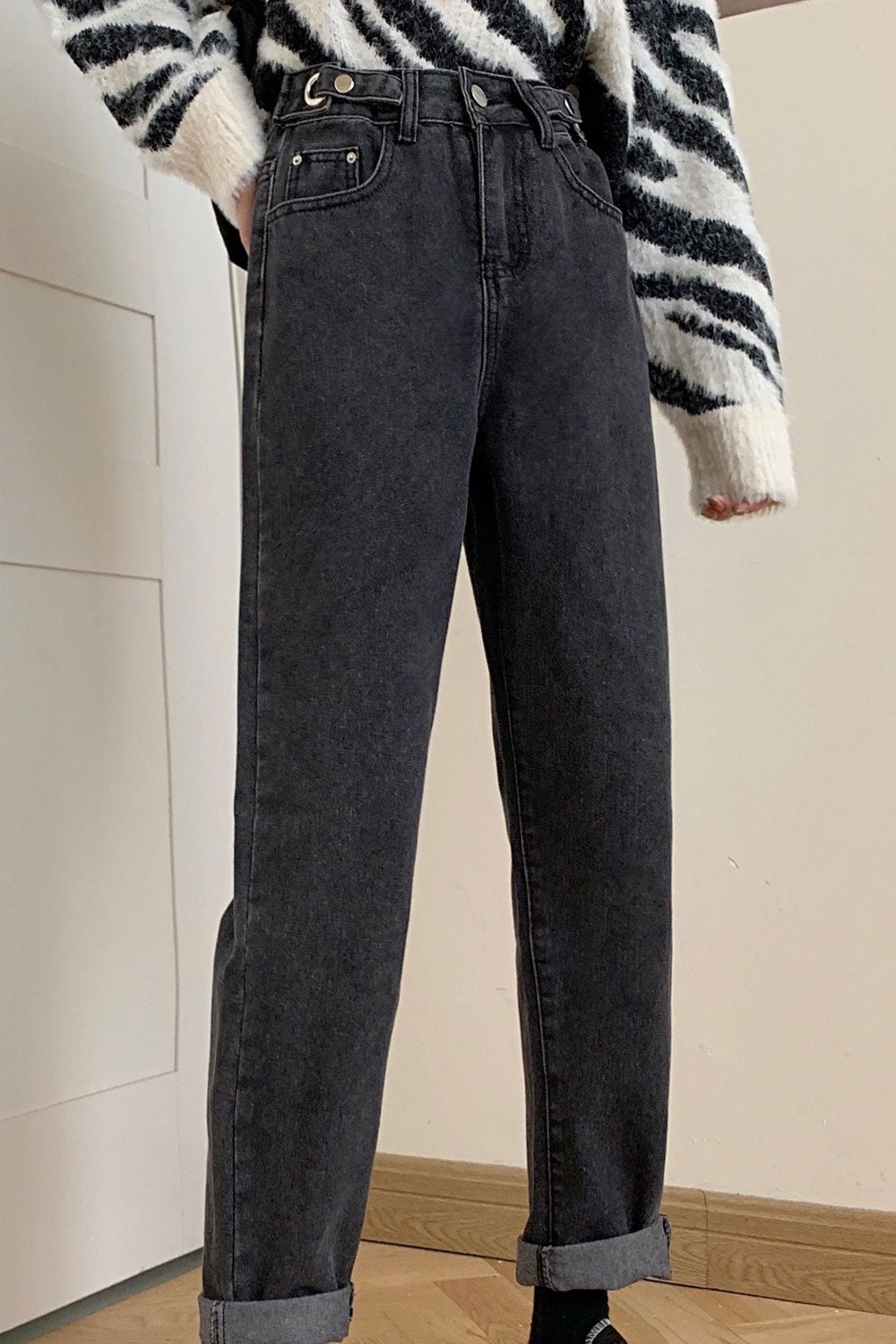 Women Beautiful Solid Colored Easy Button Closure High-Waist Winter Straight Fashion Denim Jeans