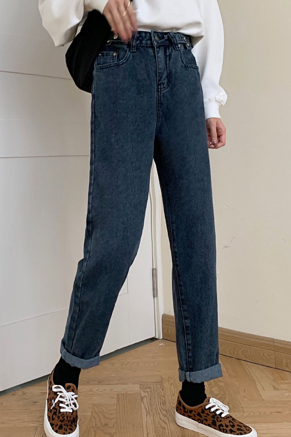 Women Beautiful Solid Colored Easy Button Closure High-Waist Winter Straight Fashion Denim Jeans
