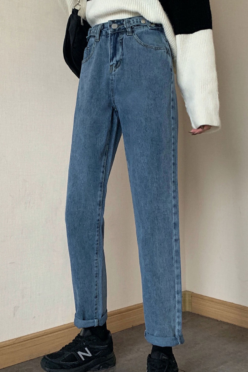 Women Beautiful Solid Colored Easy Button Closure High-Waist Winter Straight Fashion Denim Jeans