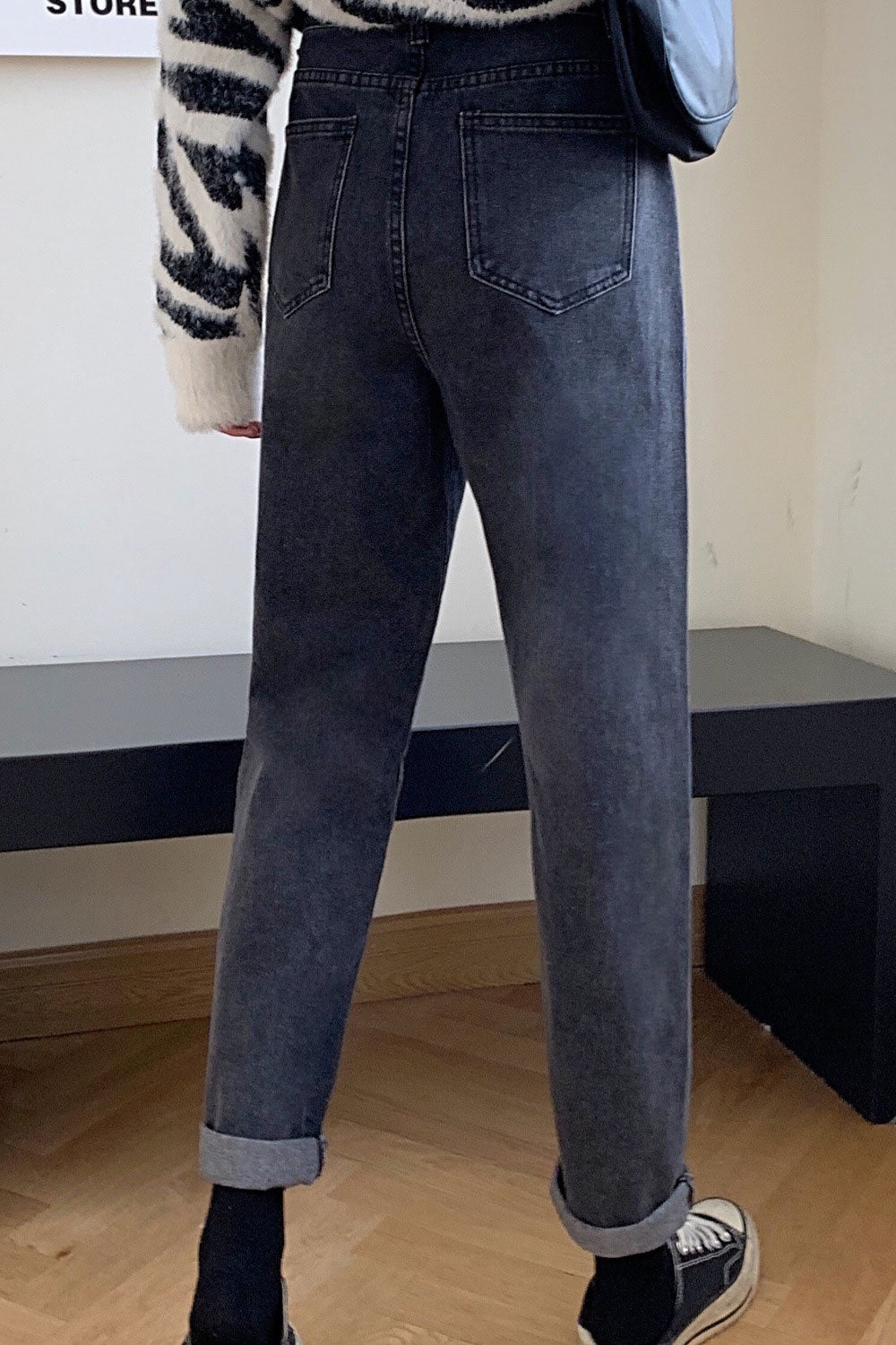 Women Beautiful Solid Colored Easy Button Closure High-Waist Winter Straight Fashion Denim Jeans