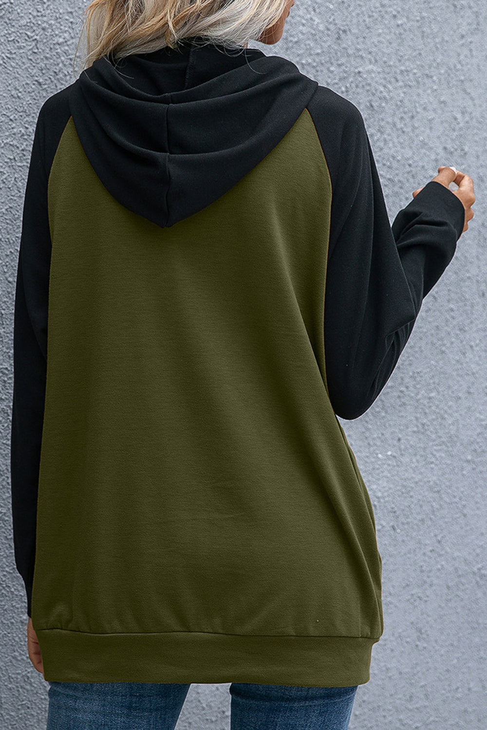 Women Superb Loose Fit Solid Pattern Comfy Kangaroo Pockets Winter Hoodie