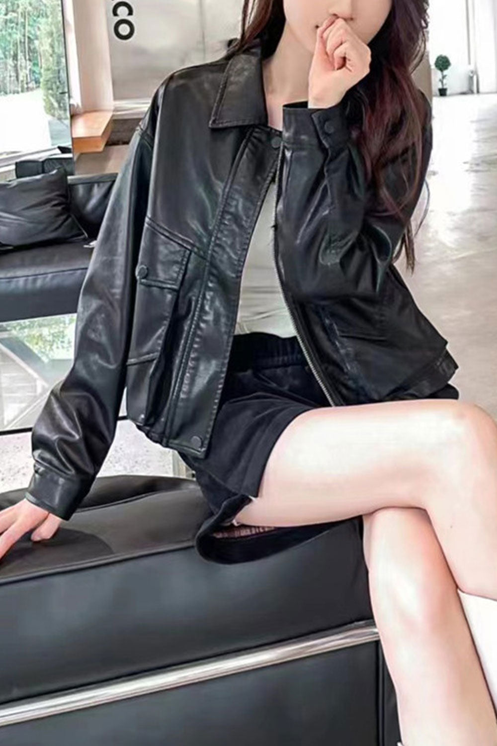 Women Fine Collar Neck Buttoned Cuff Front Flap Closure Pocket & Zippered Closure Loose Style Winter leather Jacket