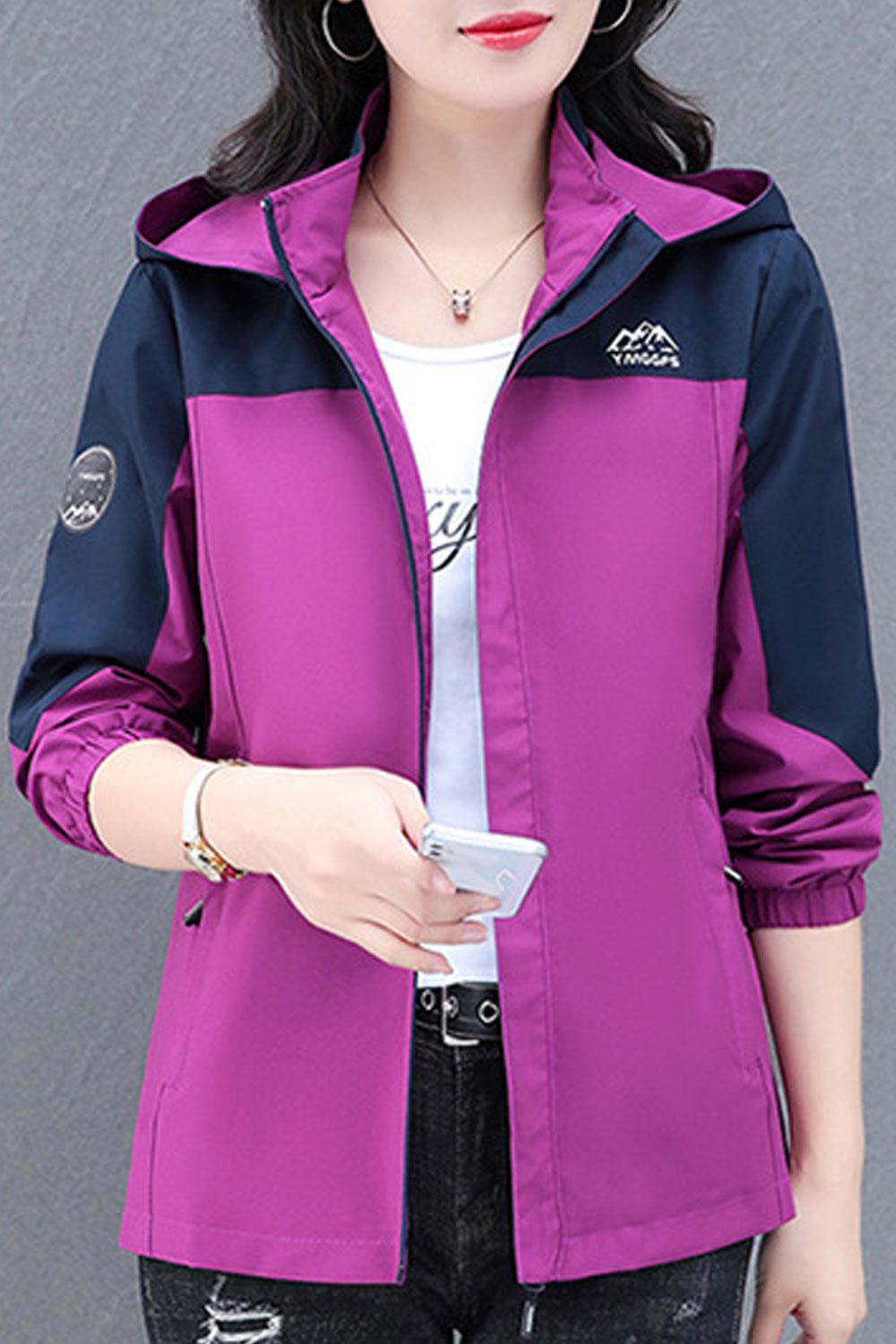 Women Alluring Hooded Neck Ribbed Cuff & Slash Pocket With Zippered Casual Winter Jacket