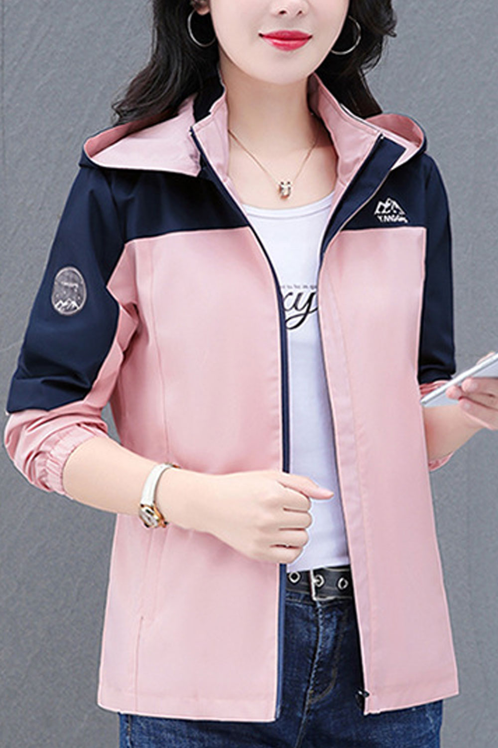 Women Alluring Hooded Neck Ribbed Cuff & Slash Pocket With Zippered Casual Winter Jacket