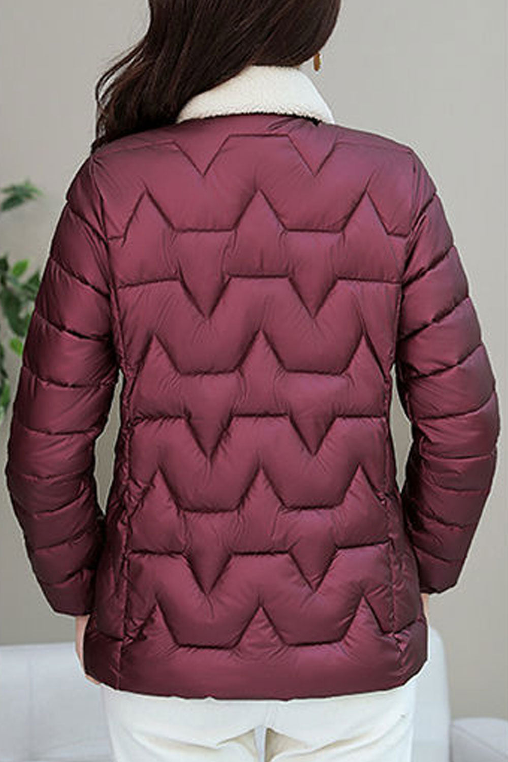 Women Enthralling Contrast Collar Neck Stretchable Cuff Front Zipp Fastener & Side Zipp Pocket Zigzag Baffle Style Soft Winter P