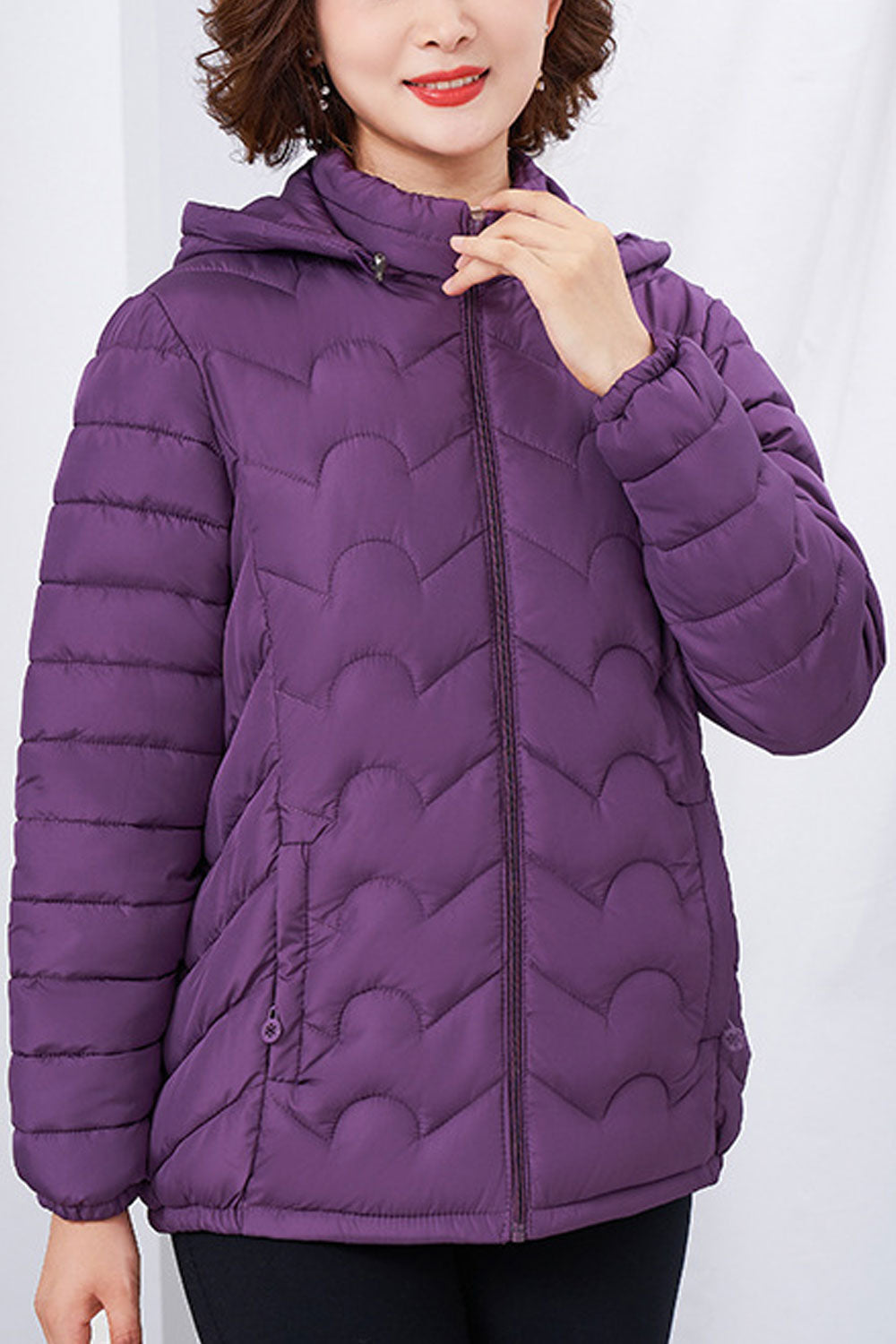 Women Geometric Baffle Style Hooded Neck Stretchable Cuff Side Pocket & Front Easy Zip Fastener Slim Soft Winter Padded Jacket