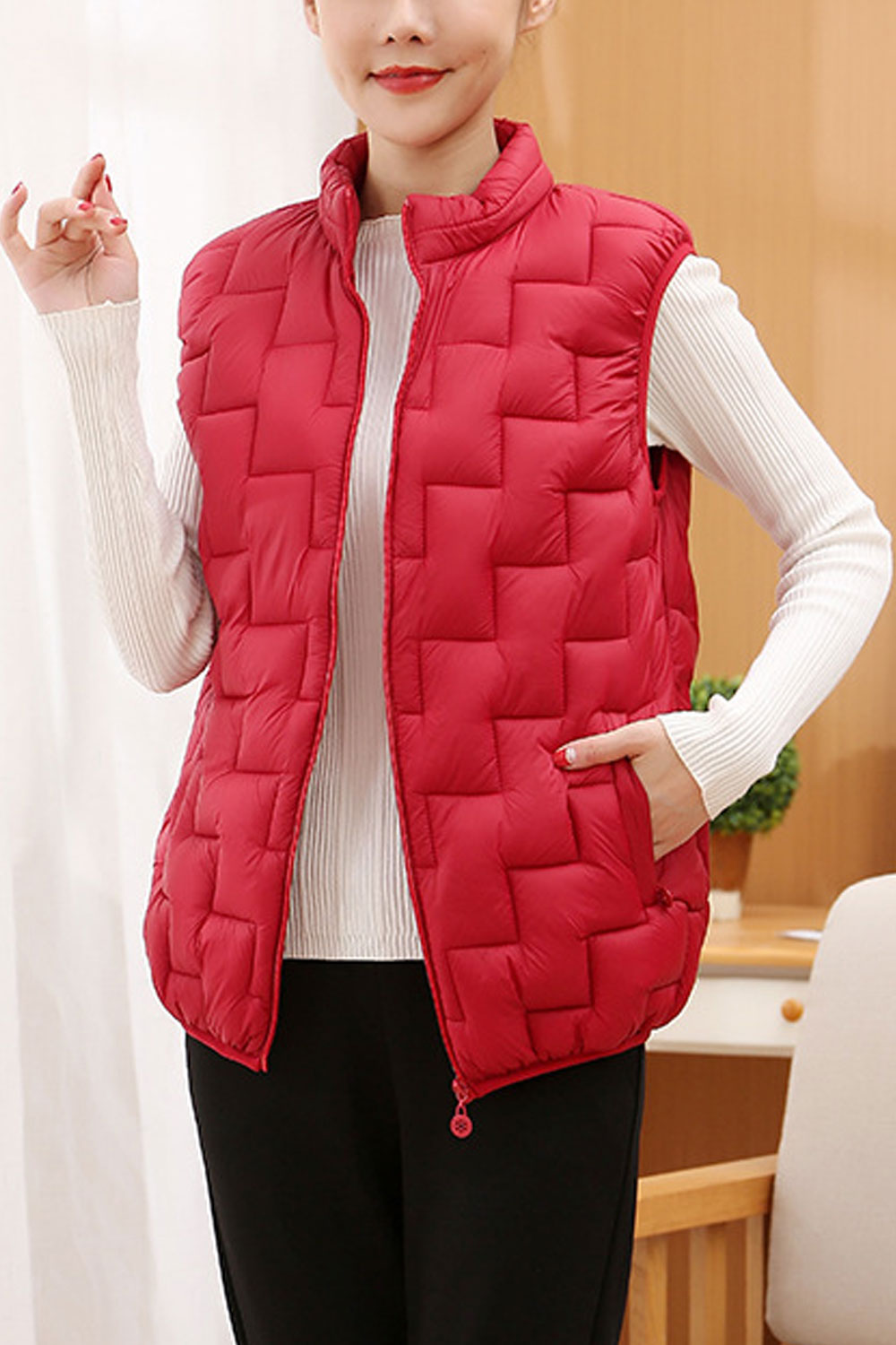 Women Enthralling Stand Collar Sleevesless Slash Pocket Weaving Baffle Style Soft Winter Padded Jacket