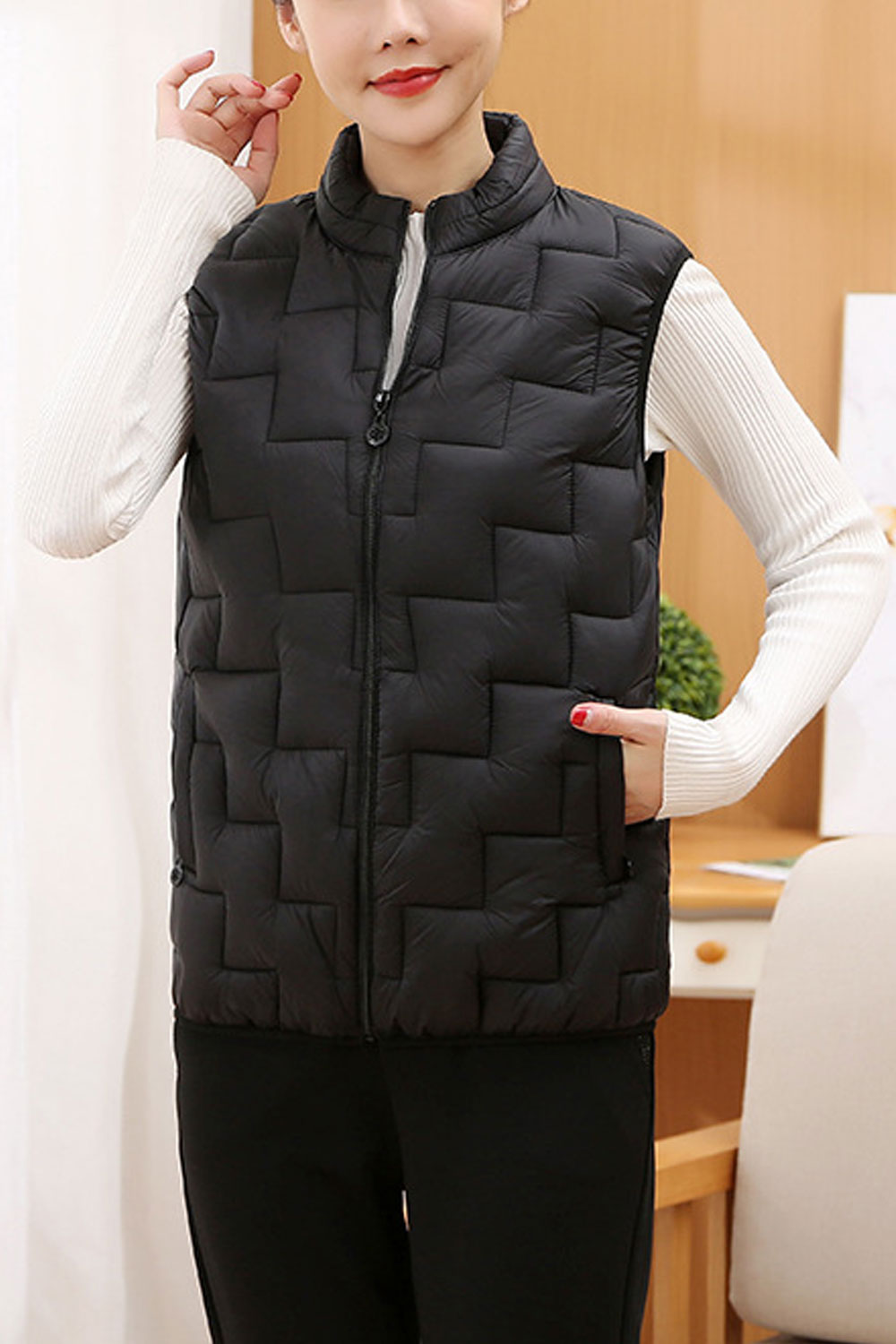 Women Enthralling Stand Collar Sleevesless Slash Pocket Weaving Baffle Style Soft Winter Padded Jacket