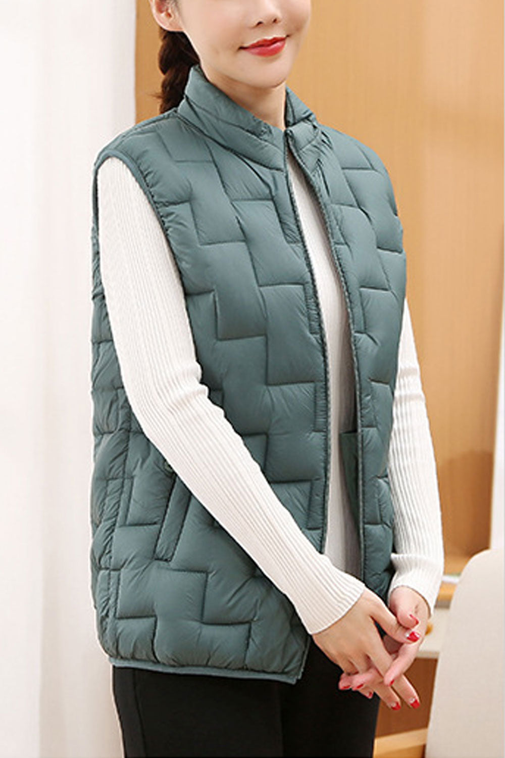 Women Enthralling Stand Collar Sleevesless Slash Pocket Weaving Baffle Style Soft Winter Padded Jacket