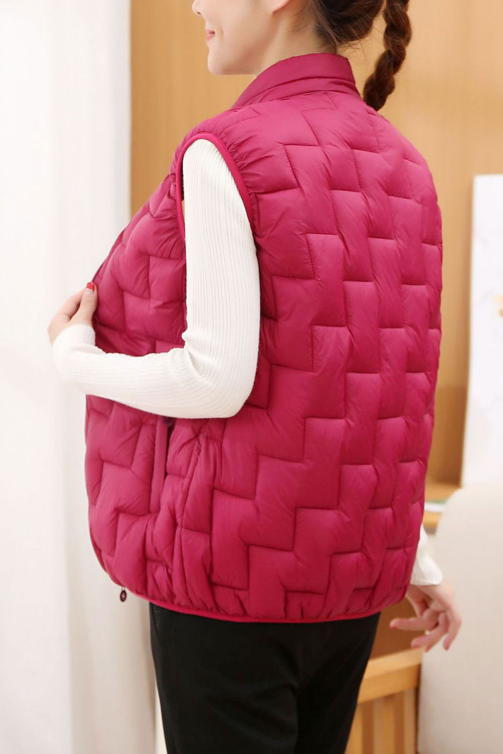 Women Enthralling Stand Collar Sleevesless Slash Pocket Weaving Baffle Style Soft Winter Padded Jacket