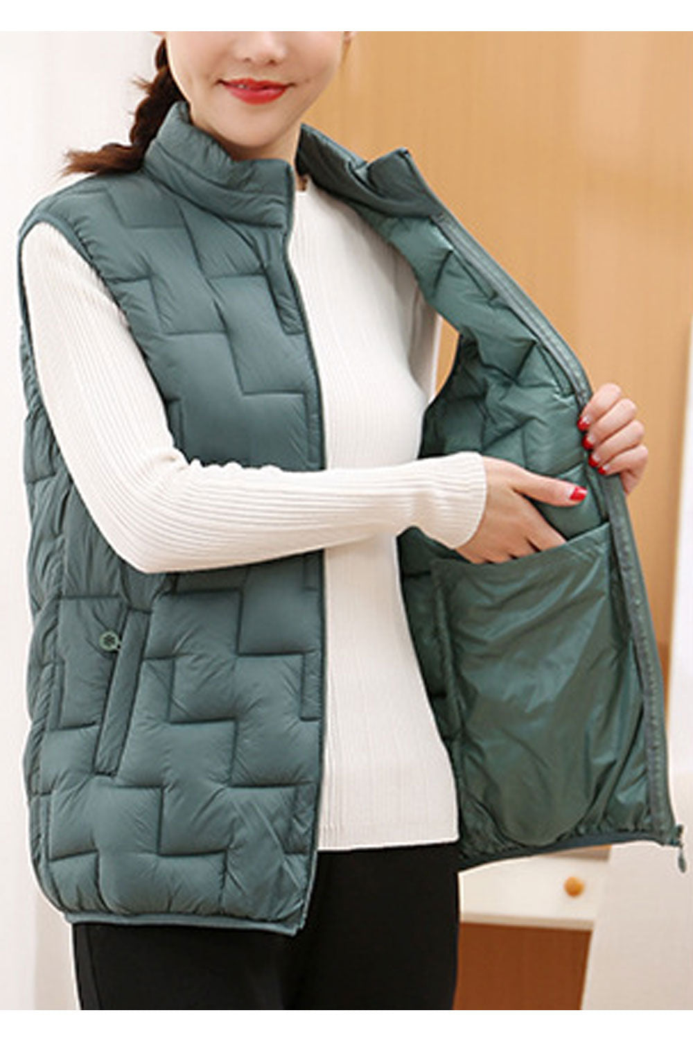 Women Enthralling Stand Collar Sleevesless Slash Pocket Weaving Baffle Style Soft Winter Padded Jacket