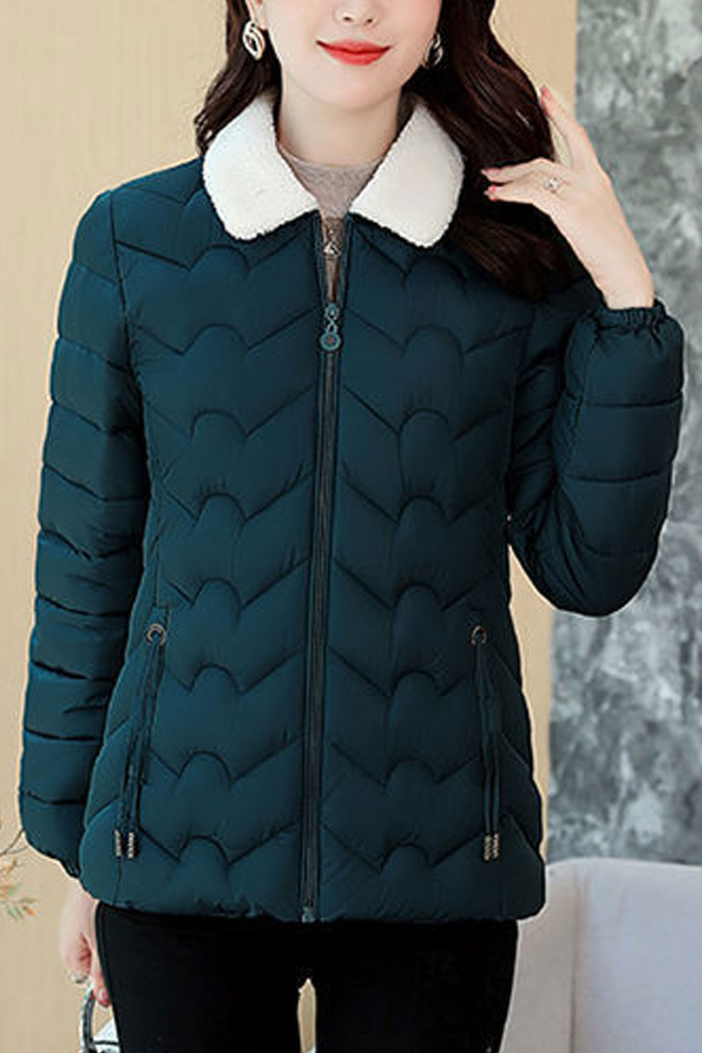 Women Charming Baffle Styled Jacket Contrast Collar Neck Stretchable Cuff Drawstring Pocket & Front Zip Fastener Soft Winter Pad