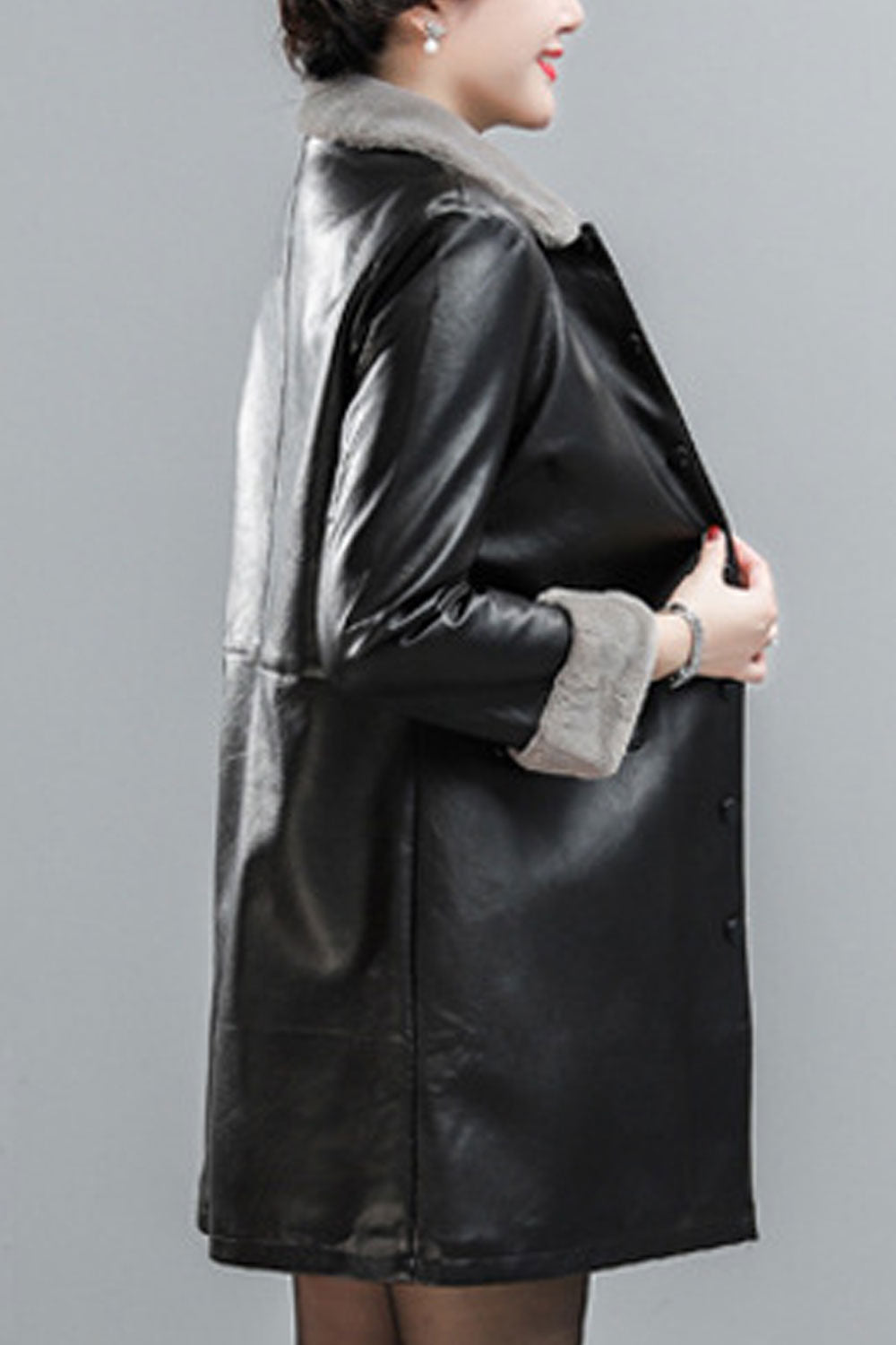 Women Amazing Collar Neck & Cuff Flap Pockets Easy Button Closure Winter Fashionable Leather Jacket