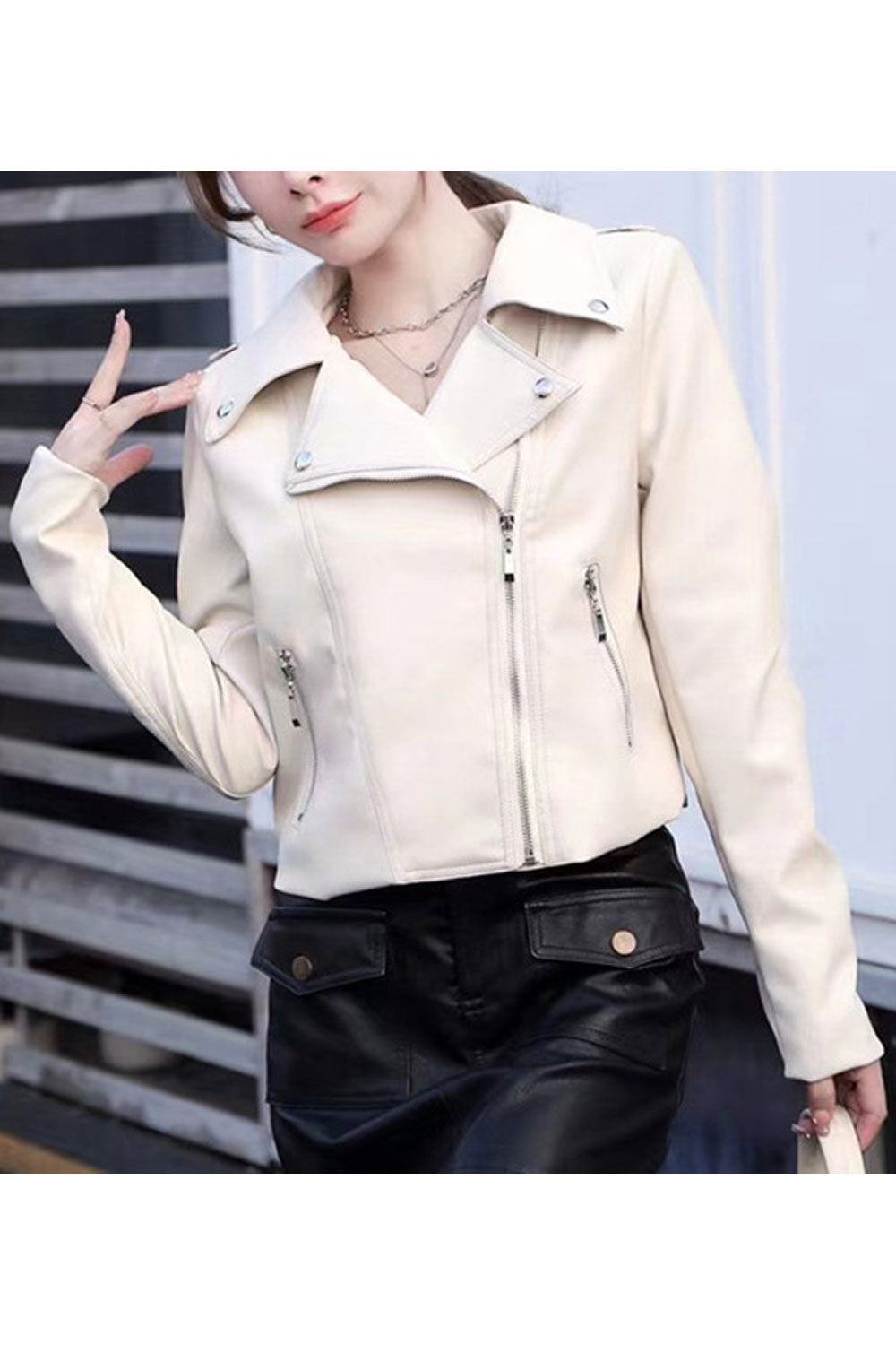 Women Fashionable Solid Pattern Zip Closure Long Sleeve Awesome Winter Leather Jacket