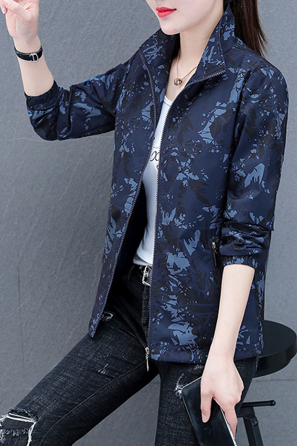 Women Texture Printed Stand Collar Neck Stretchable Cuff & Side Zippered Pocket Warm Winter Casual Jacket