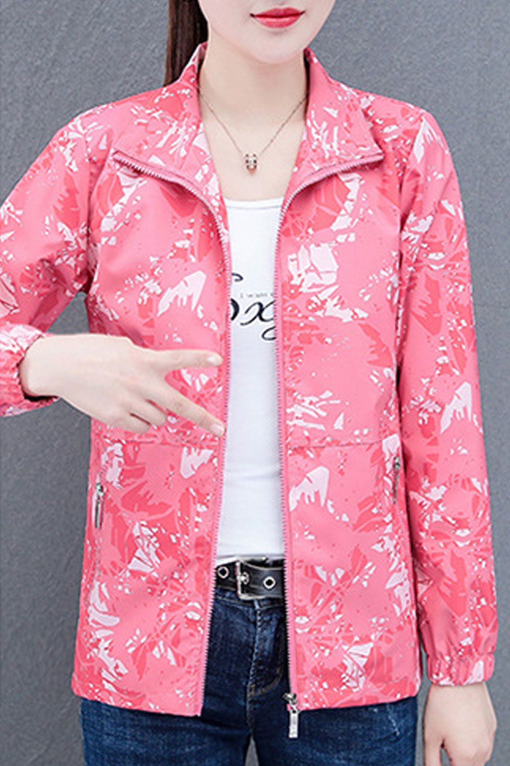 Women Texture Printed Stand Collar Neck Stretchable Cuff & Side Zippered Pocket Warm Winter Casual Jacket