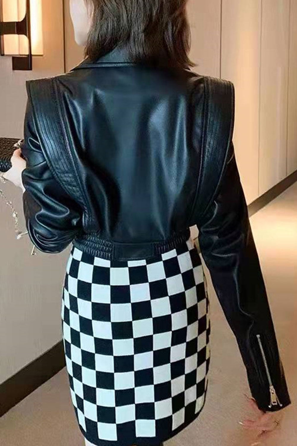 Women Winter Suitable Solid Pattern Collar Neck Flap Pockets Elegant Leather Jacket