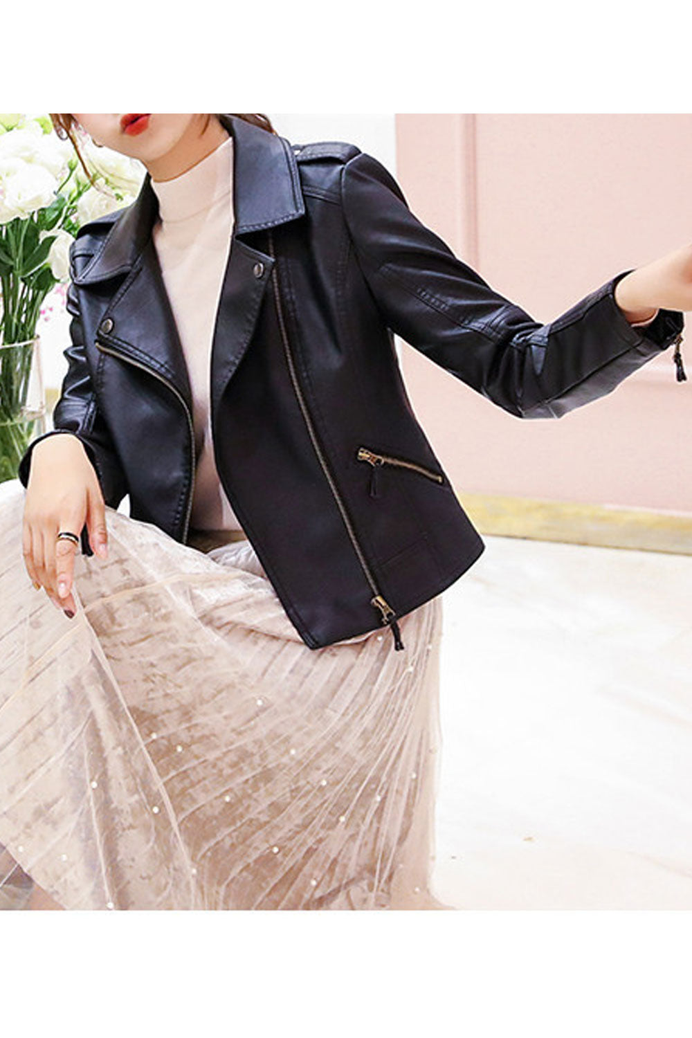 Women Ravishing Lapel Collar Neck Long Sleeve & Side Zippered Pocket & Front Zip Fastener Exciting Winter Leather Jacket