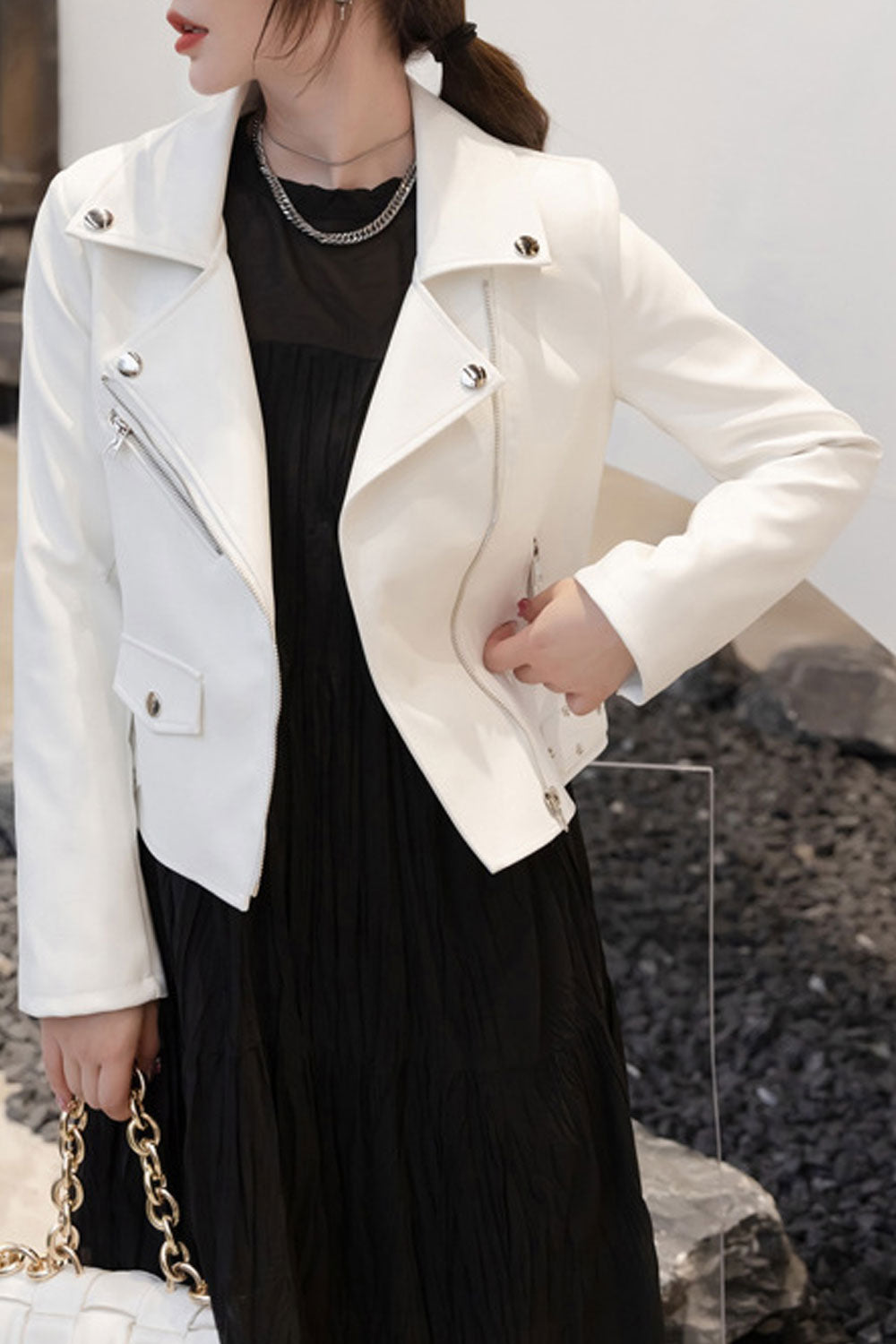 Women Eye-Catchy Lapel Collar Neck Long Sleeves & Easy Front Fastener Soothing Winter Leather Jacket