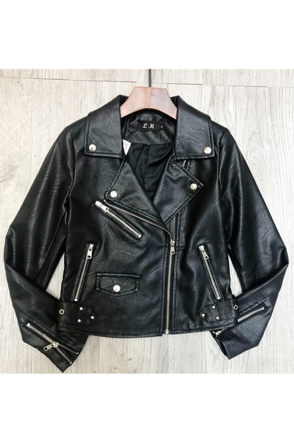Women Eye-Catchy Lapel Collar Neck Long Sleeves & Easy Front Fastener Soothing Winter Leather Jacket