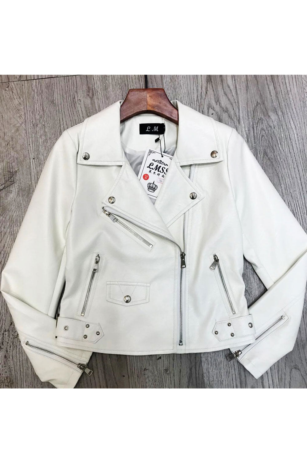 Women Eye-Catchy Lapel Collar Neck Long Sleeves & Easy Front Fastener Soothing Winter Leather Jacket