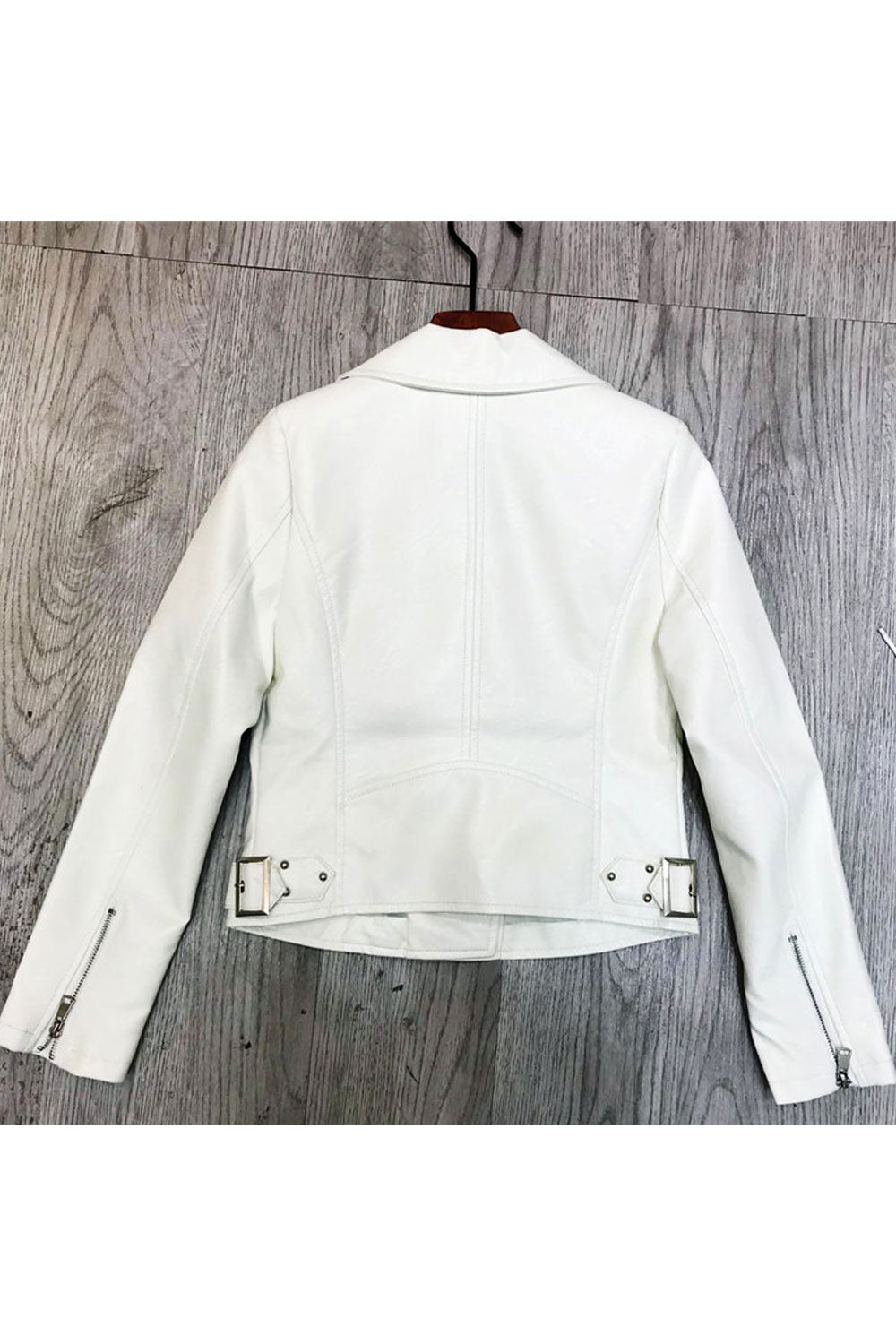 Women Eye-Catchy Lapel Collar Neck Long Sleeves & Easy Front Fastener Soothing Winter Leather Jacket