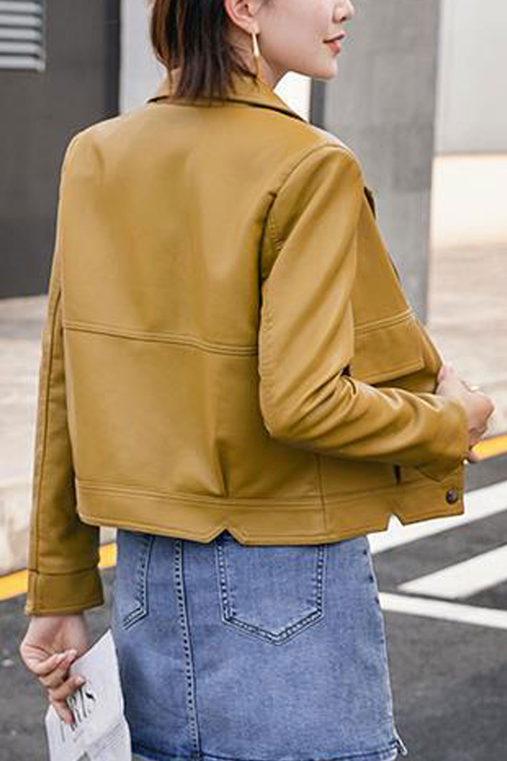 Women Sophisticated lapel Collar Neck Fitted Long Sleeves Buttoned Fastener Flap Closure Pocket Comfy Winter Leather Jacket