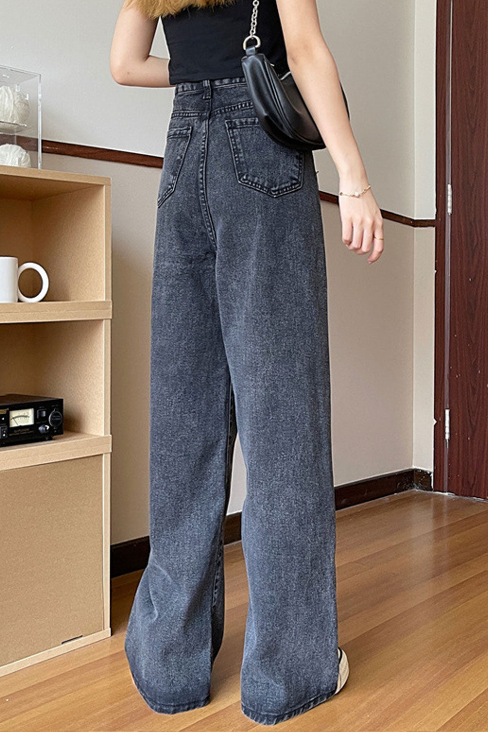 Women Relaxed Fit Button High-Waist Pockets Styled Wide-Legs Fashion Straight Denim Jeans