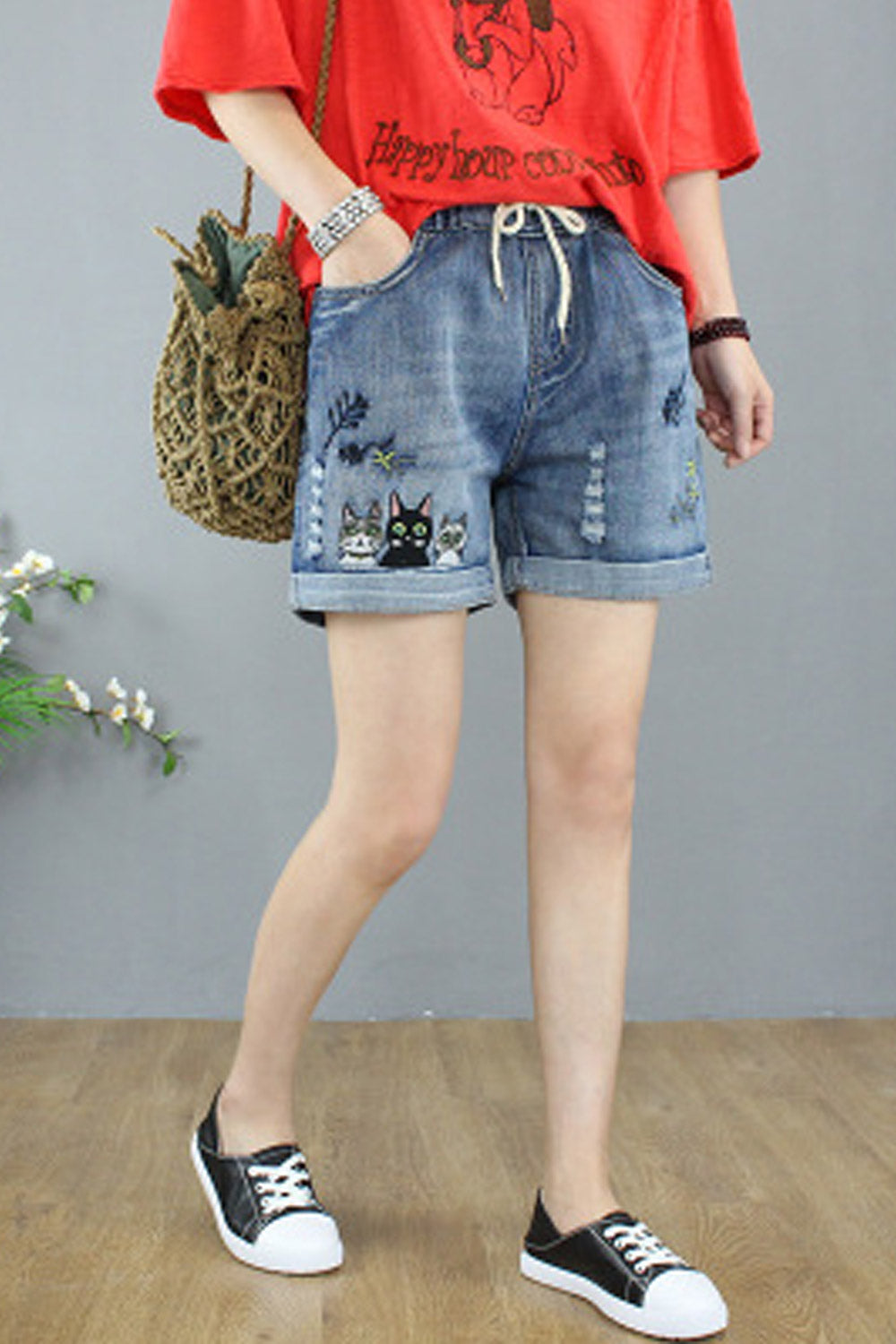 Women Trendy Summer Season Embroidered Pattern Casual Short