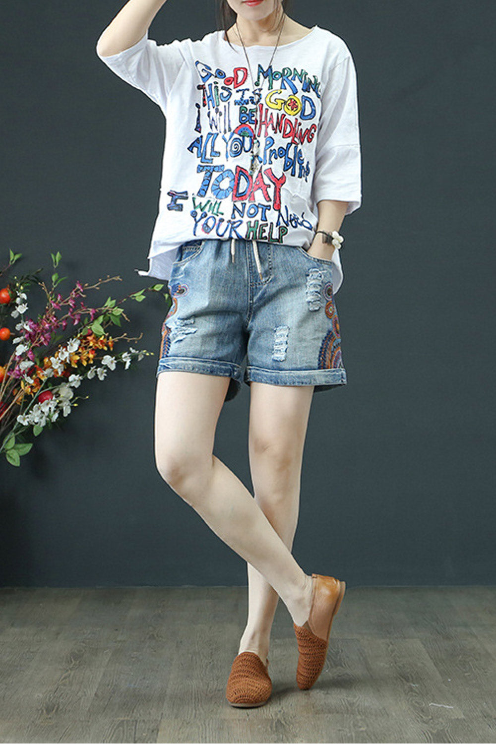 Women Magnificent Embroidered Loose Drawstring Elastic Waist Short