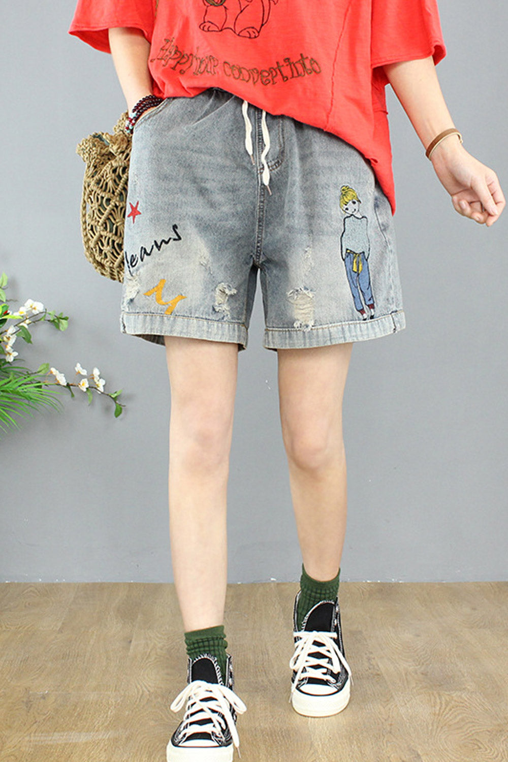 Women Fashionable Cartoon Embroidered Drawstring Easy Denim Short