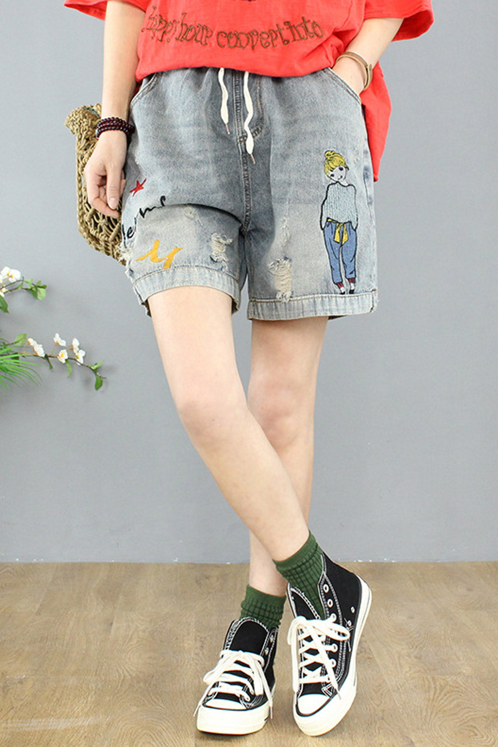 Women Fashionable Cartoon Embroidered Drawstring Easy Denim Short