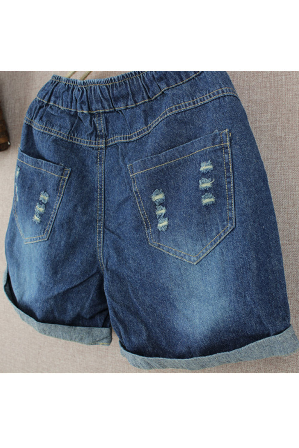 Women Pocket Styled Patch Attached Elastic Waist Denim Short