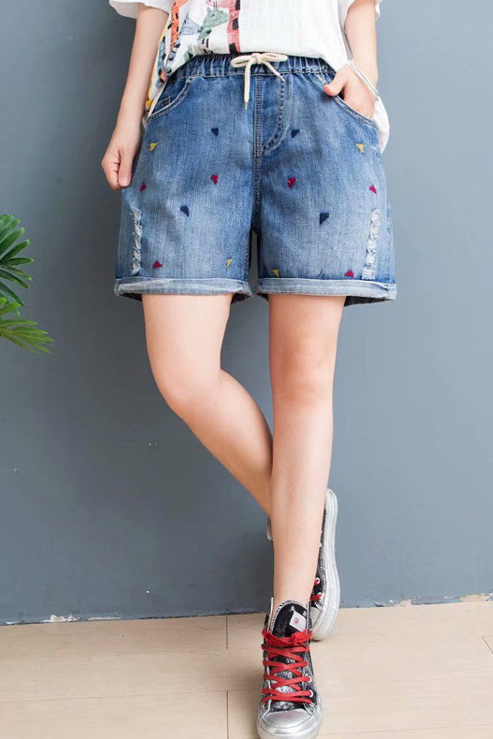 Women Amazing Pocket Styling Solid Pattern Breathable Drawstring Denim Short