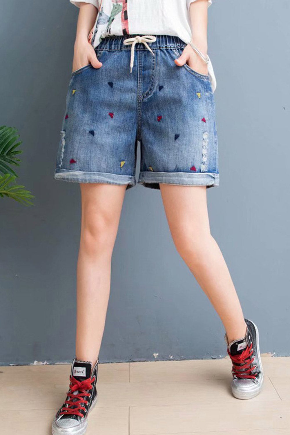 Women Amazing Pocket Styling Solid Pattern Breathable Drawstring Denim Short