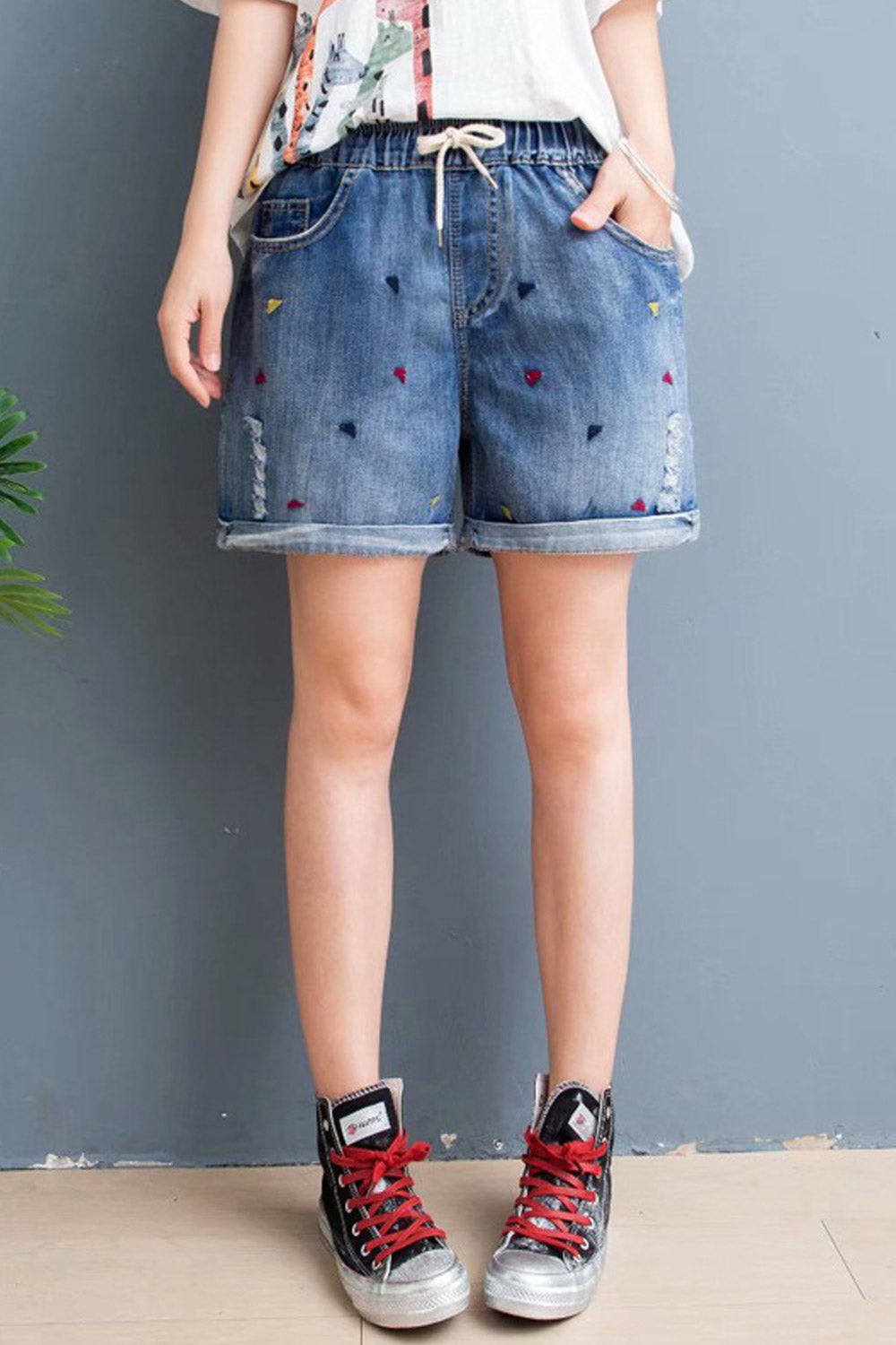 Women Amazing Pocket Styling Solid Pattern Breathable Drawstring Denim Short