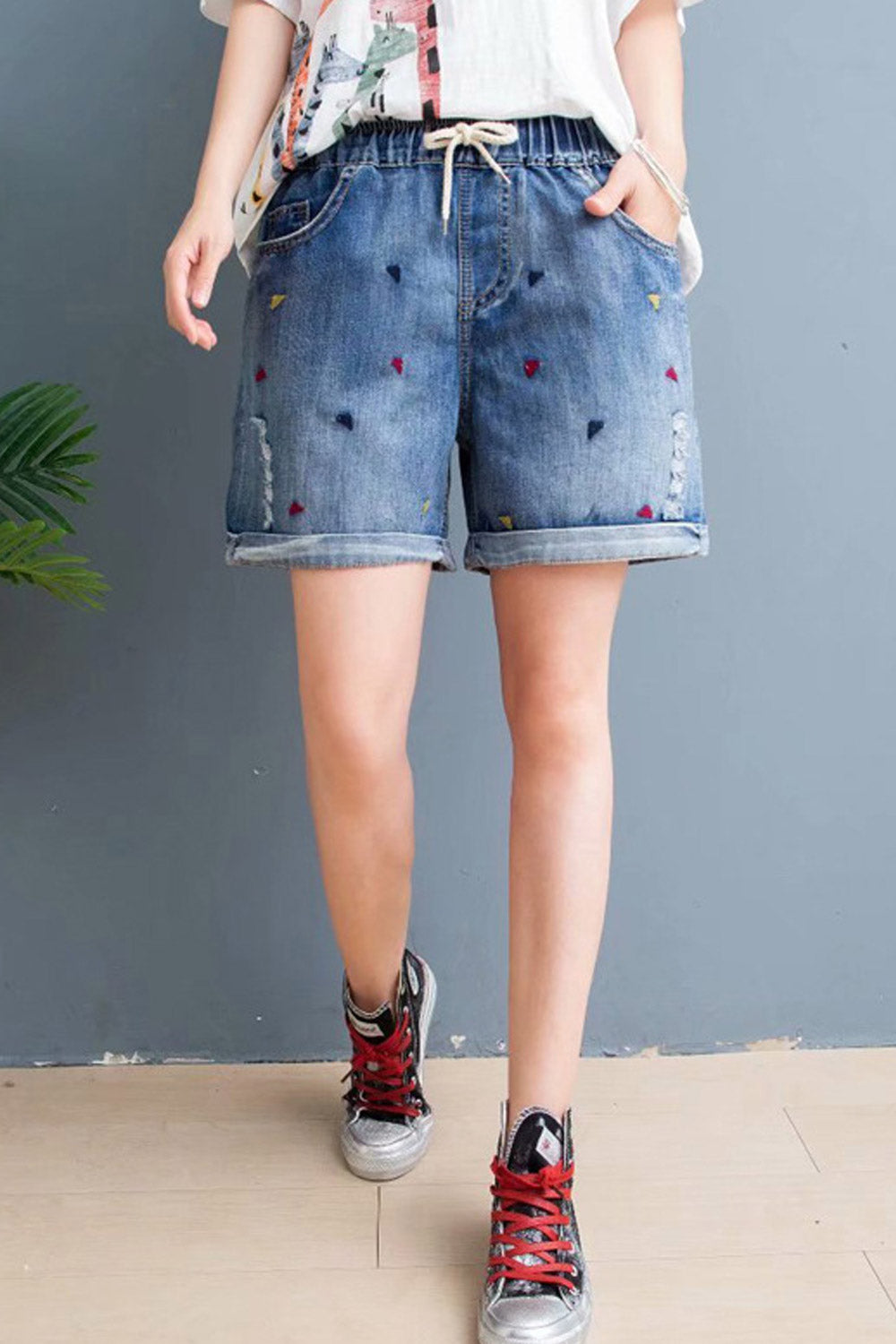 Women Amazing Pocket Styling Solid Pattern Breathable Drawstring Denim Short