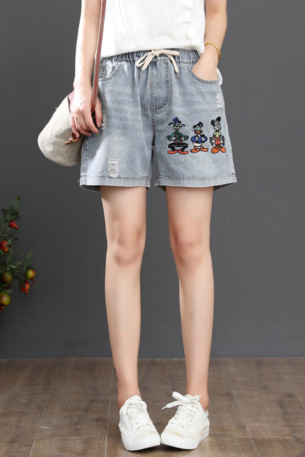 Women Amazing Cartoon Embroidery Pocket Styling Denim Short