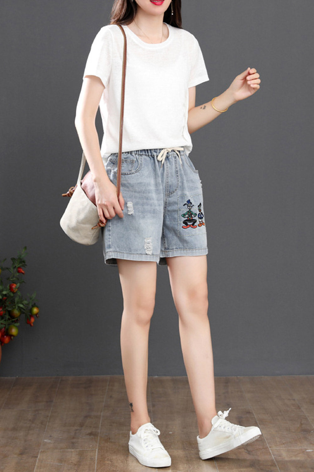 Women Amazing Cartoon Embroidery Pocket Styling Denim Short