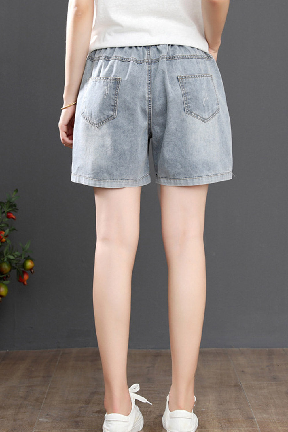 Women Amazing Cartoon Embroidery Pocket Styling Denim Short