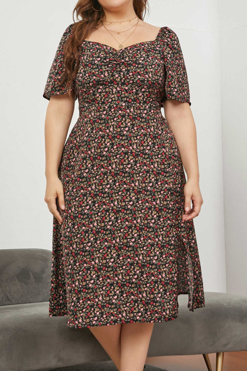 Women Plus Sweetheart Neck Ditsy Floral Puff Sleeve Dress